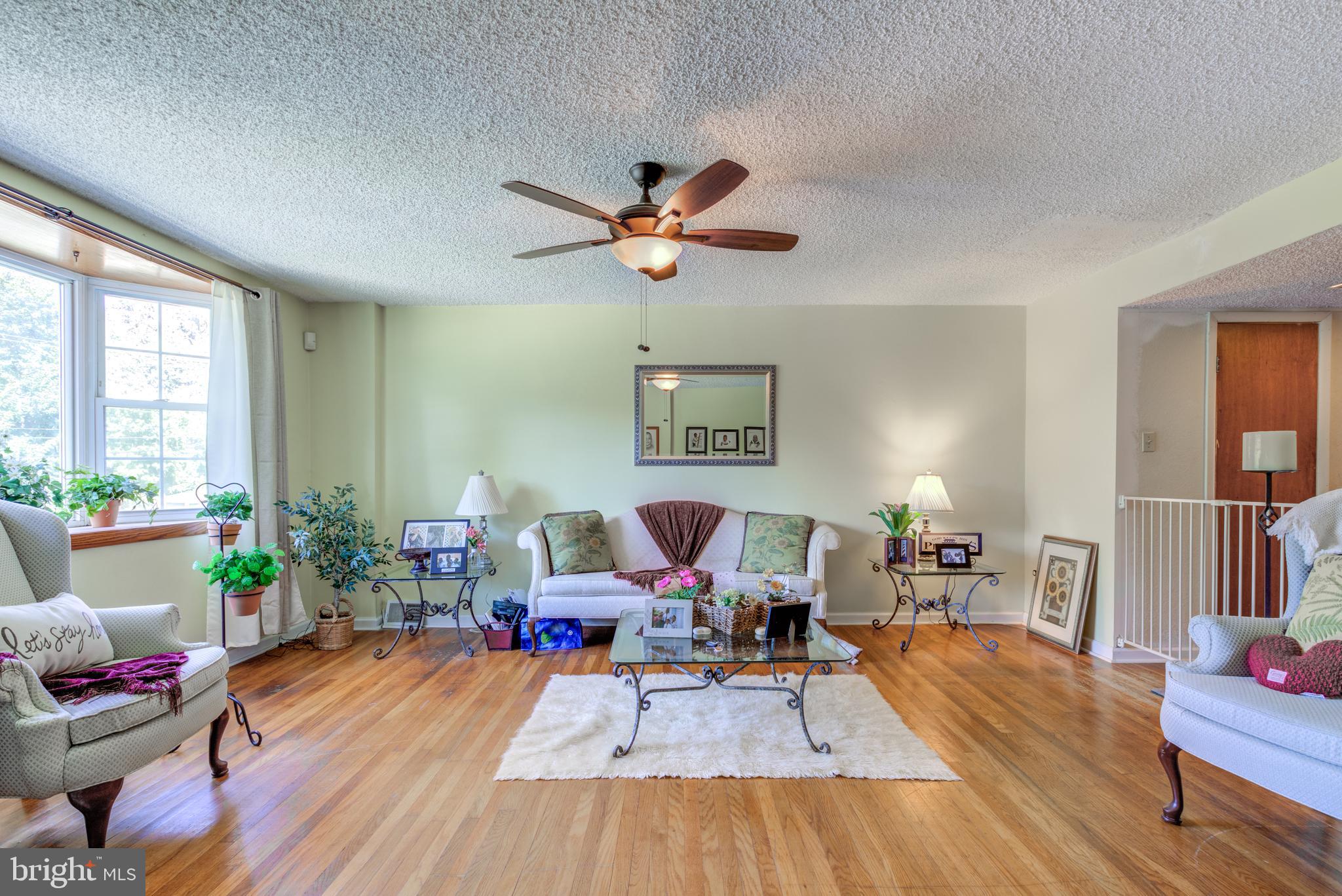 4014 Powell Road Brookhaven, PA 19015 - Photo 3 of 37