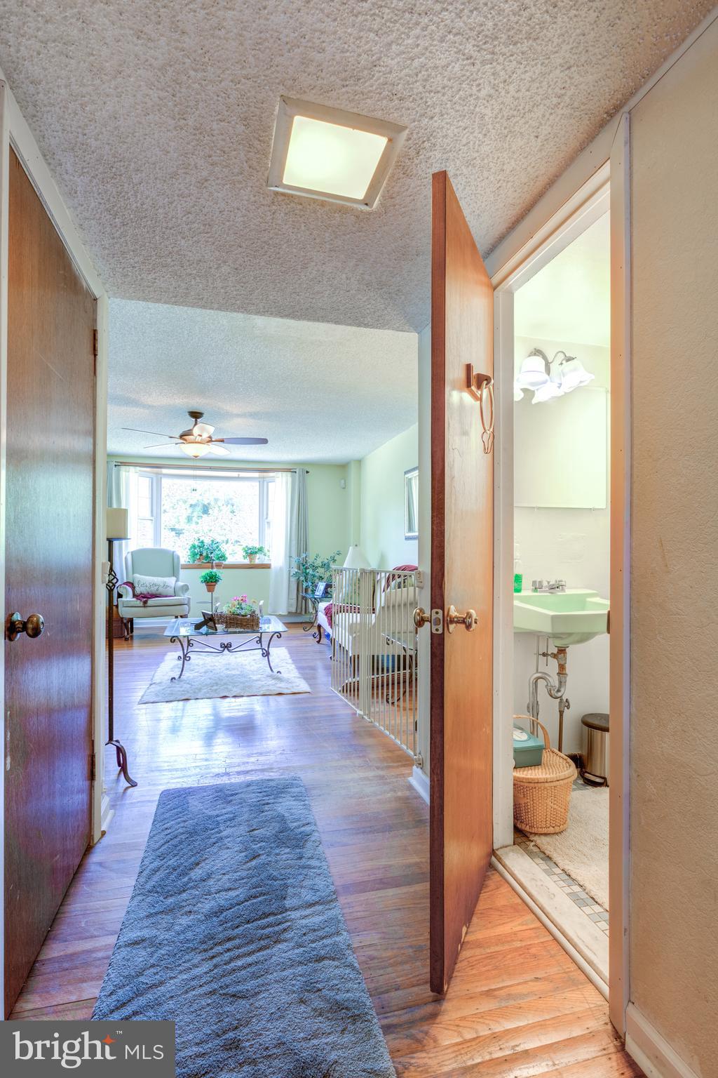 4014 Powell Road Brookhaven, PA 19015 - Photo 7 of 37
