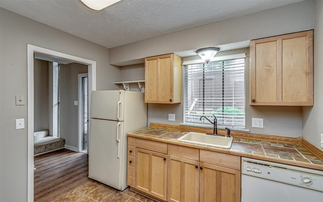 1255 East County Line Road, Unit E 7 Jackson, MS 39211 - Photo 9 of 26 Photo 9