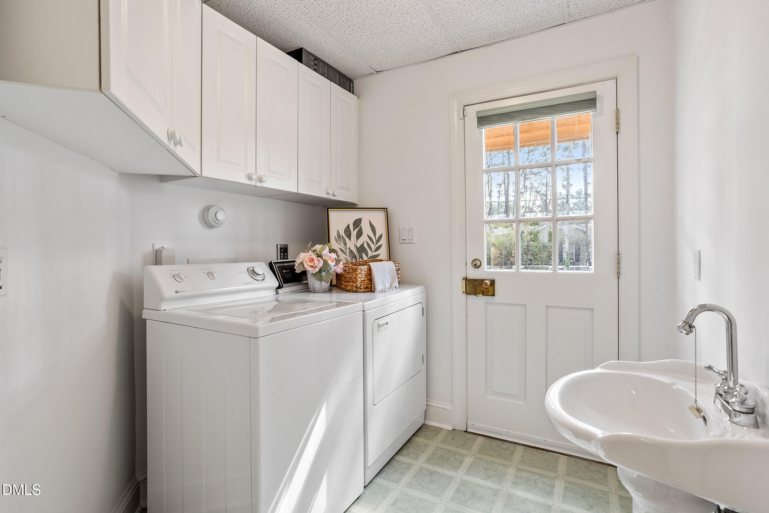 3911 Hope Valley Road Durham, NC 27707 - Photo 13 of 19 3911 Hope Valley - Laundry