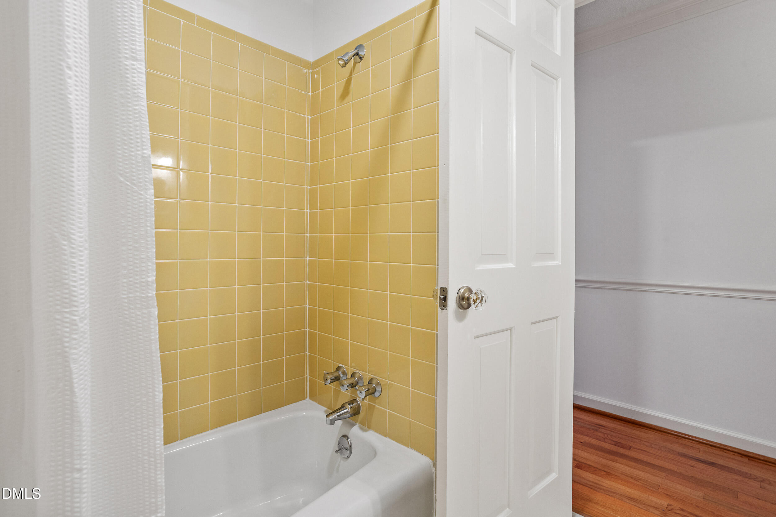 3911 Hope Valley Road Durham, NC 27707 - Photo 18 of 19 3911 Hope Valley - Guest Bath