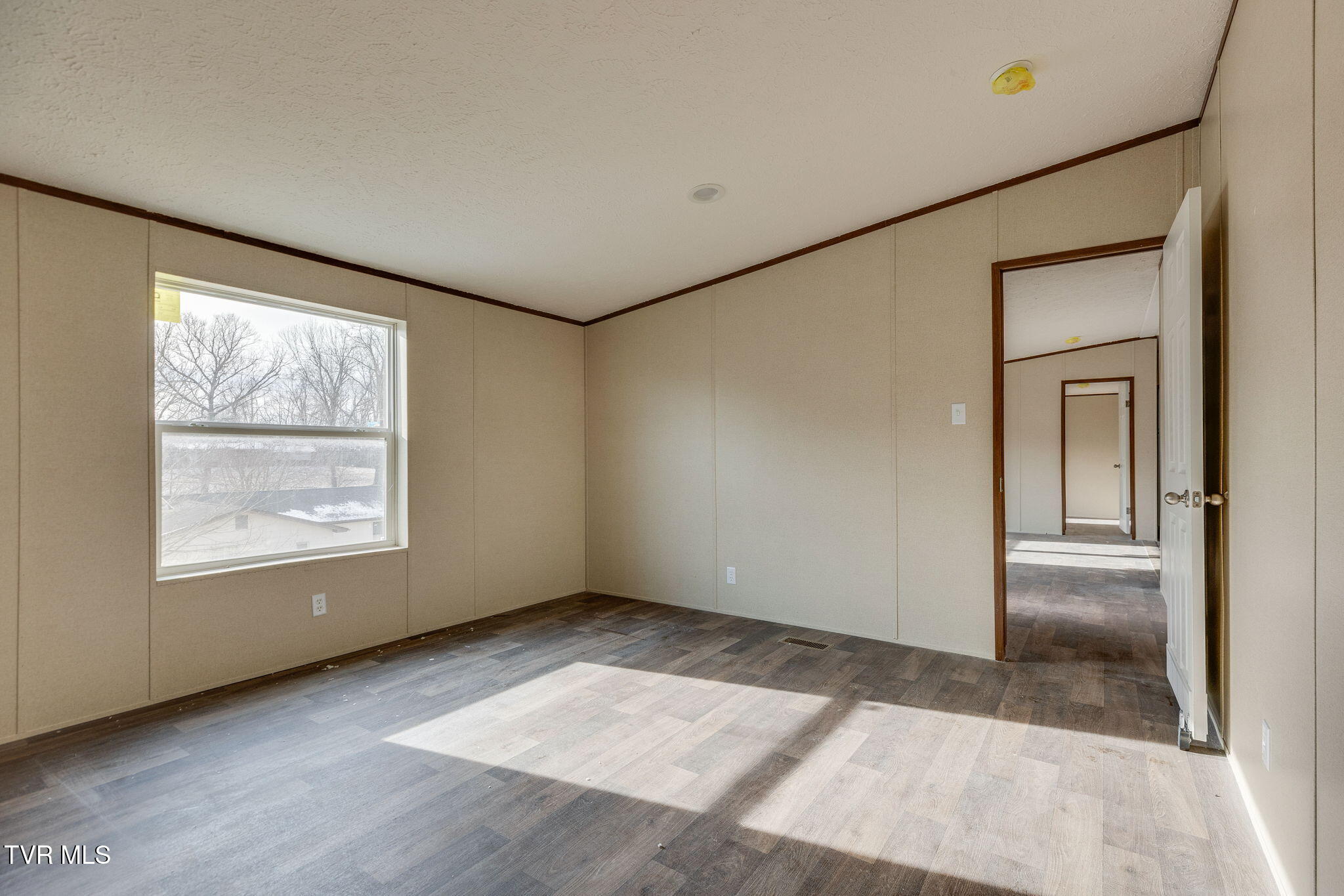 456 Meadow View Road Bristol, TN 37620 - Photo 12 of 25 012