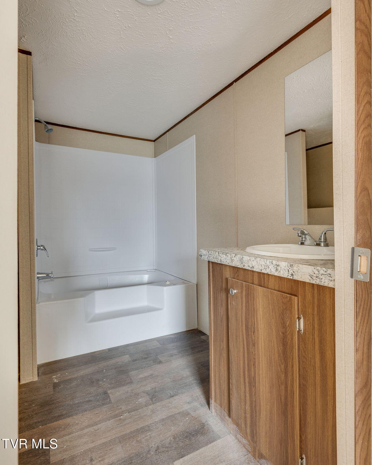 456 Meadow View Road Bristol, TN 37620 - Photo 14 of 25 014