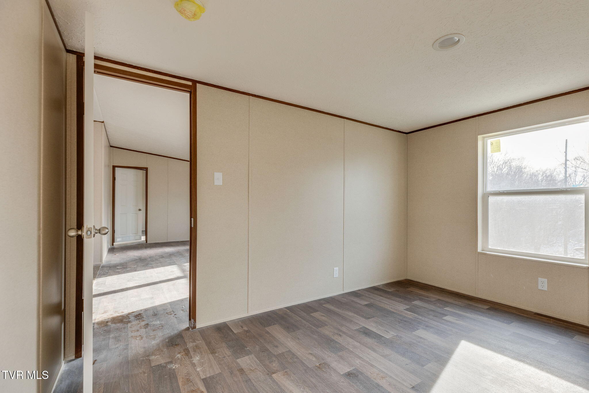 456 Meadow View Road Bristol, TN 37620 - Photo 16 of 25 016