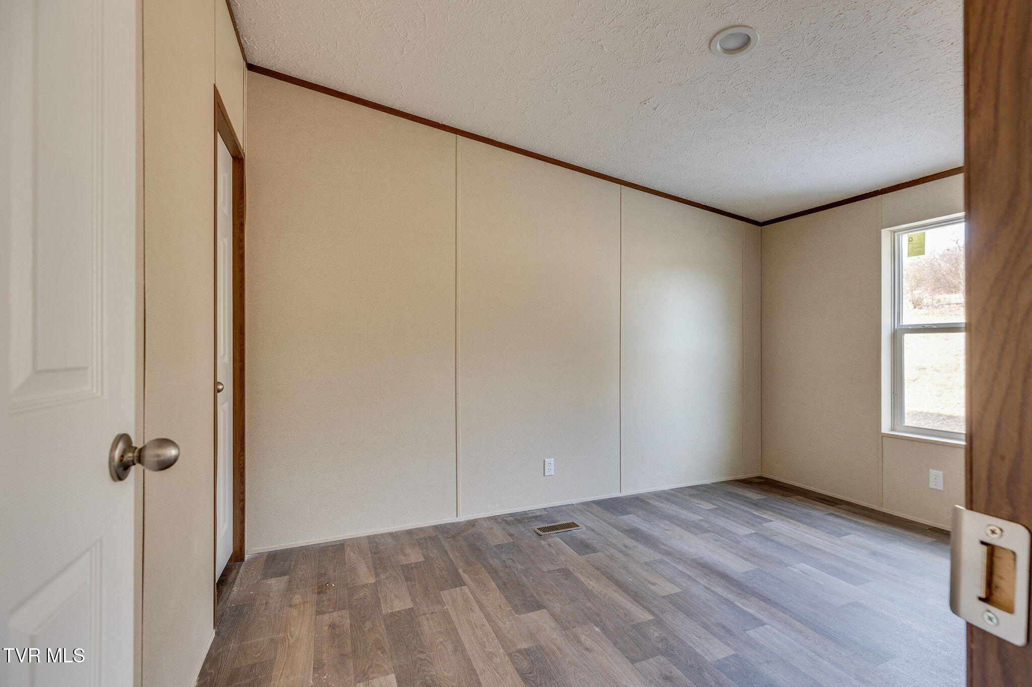 456 Meadow View Road Bristol, TN 37620 - Photo 19 of 25 019