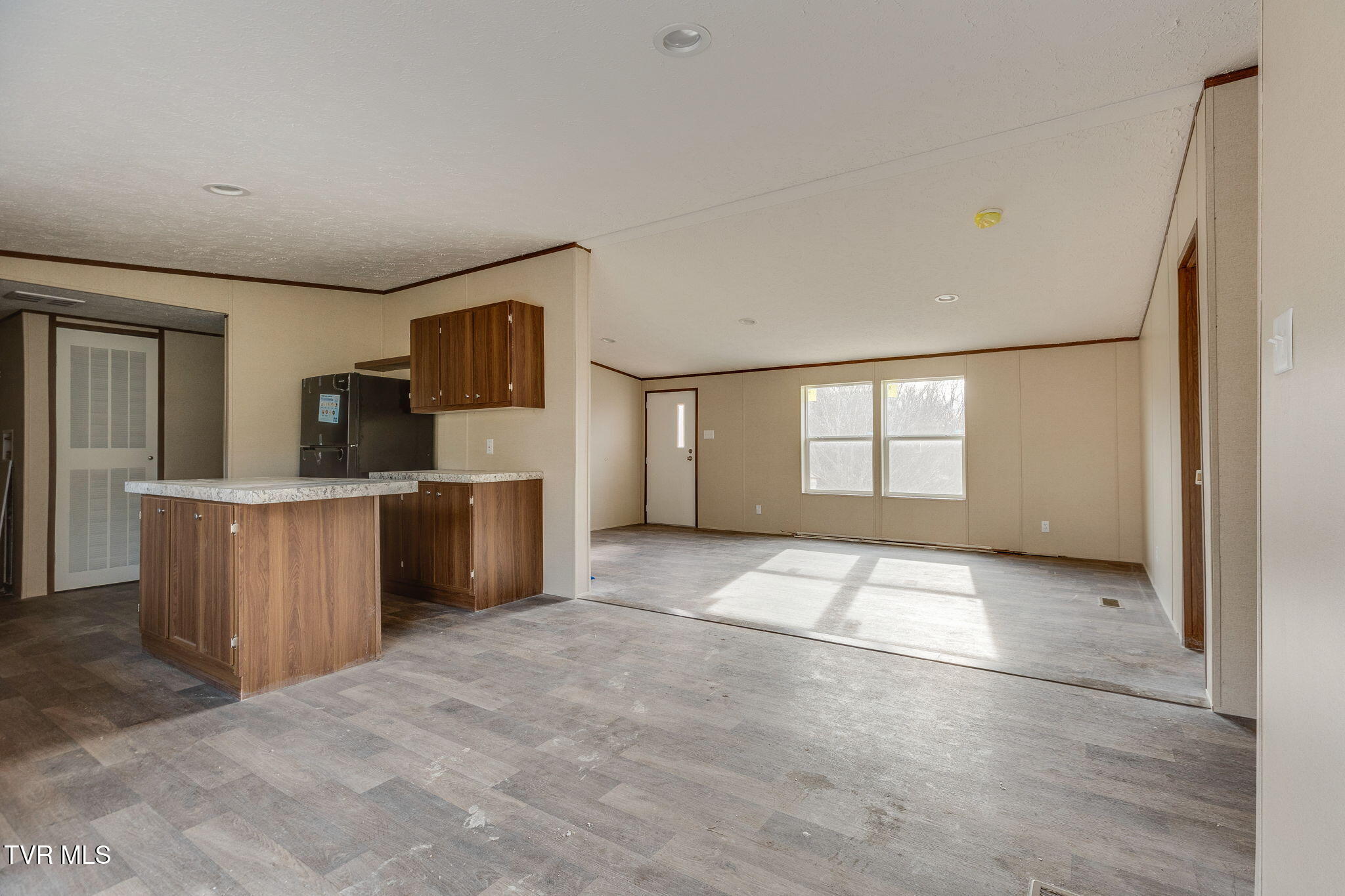 456 Meadow View Road Bristol, TN 37620 - Photo 6 of 25 006