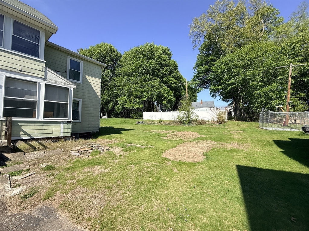 315 High Street Webster, MA 01570 - Photo 9 of 15