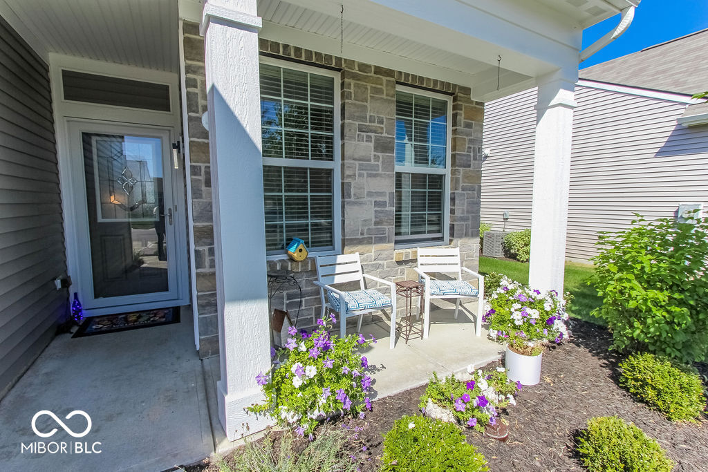 13496 Mosaic Street Fishers, IN 46037 - Photo 3 of 37