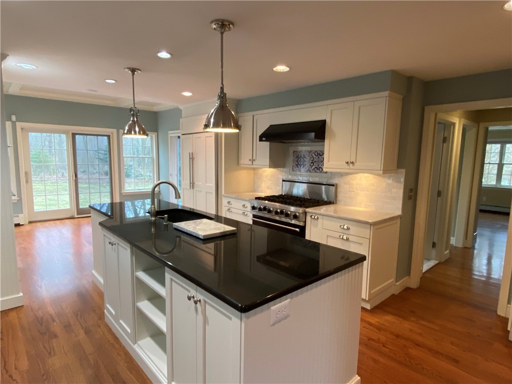8 Mulberry Road Bristol, RI 02809 - Photo 9 of 29