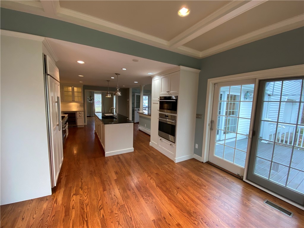 8 Mulberry Road Bristol, RI 02809 - Photo 10 of 29