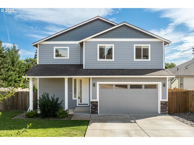 $550,000 | 124 West 12th Way, La Center, WA 98629