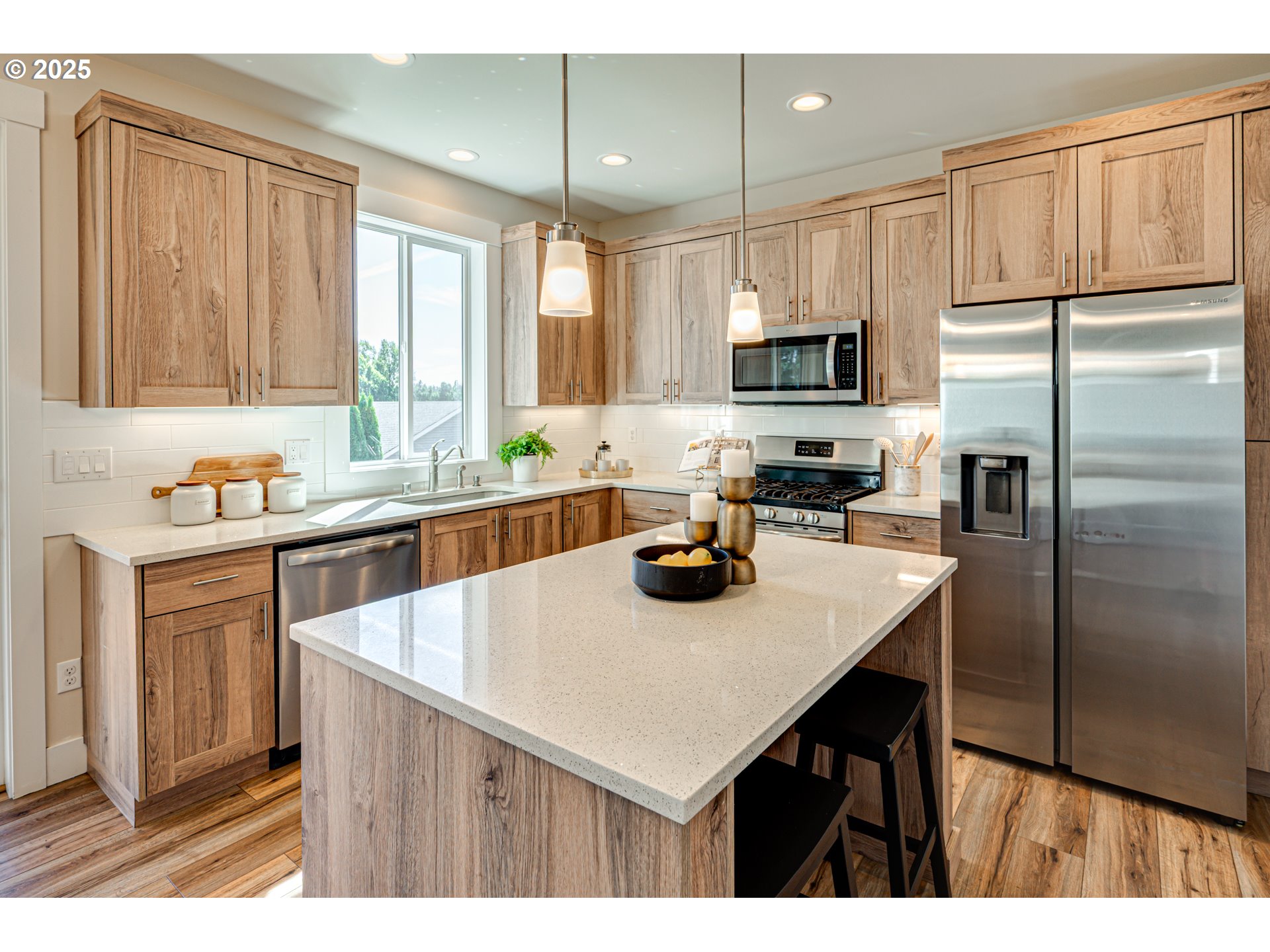 124 West 12th Way La Center, WA 98629 - Photo 11 of 35