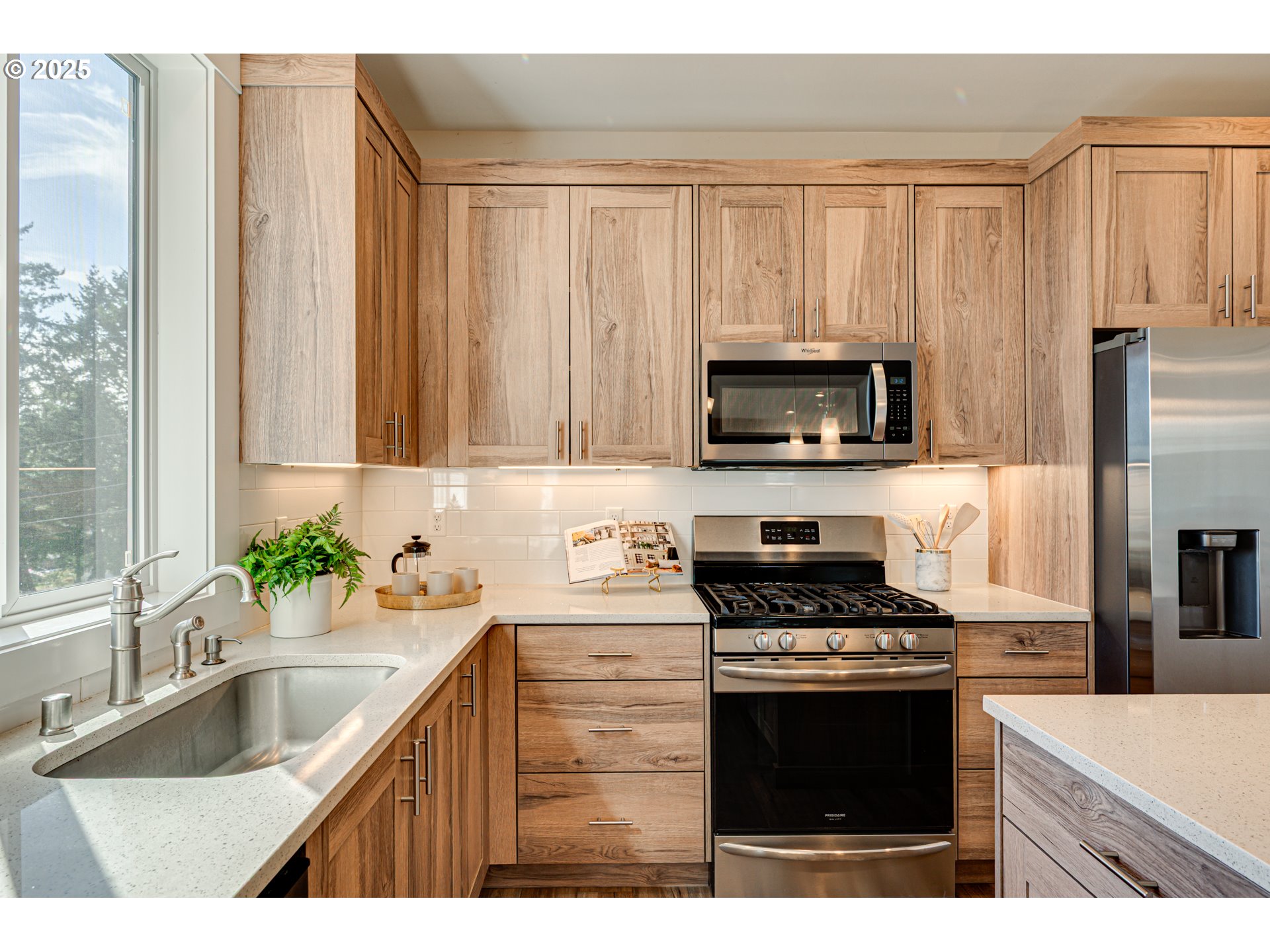 124 West 12th Way La Center, WA 98629 - Photo 13 of 35