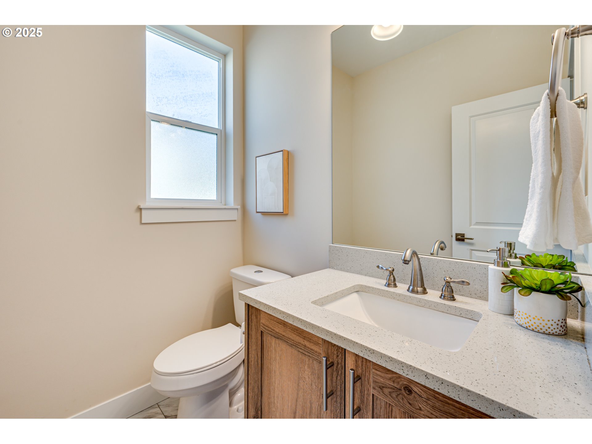 124 West 12th Way La Center, WA 98629 - Photo 14 of 35