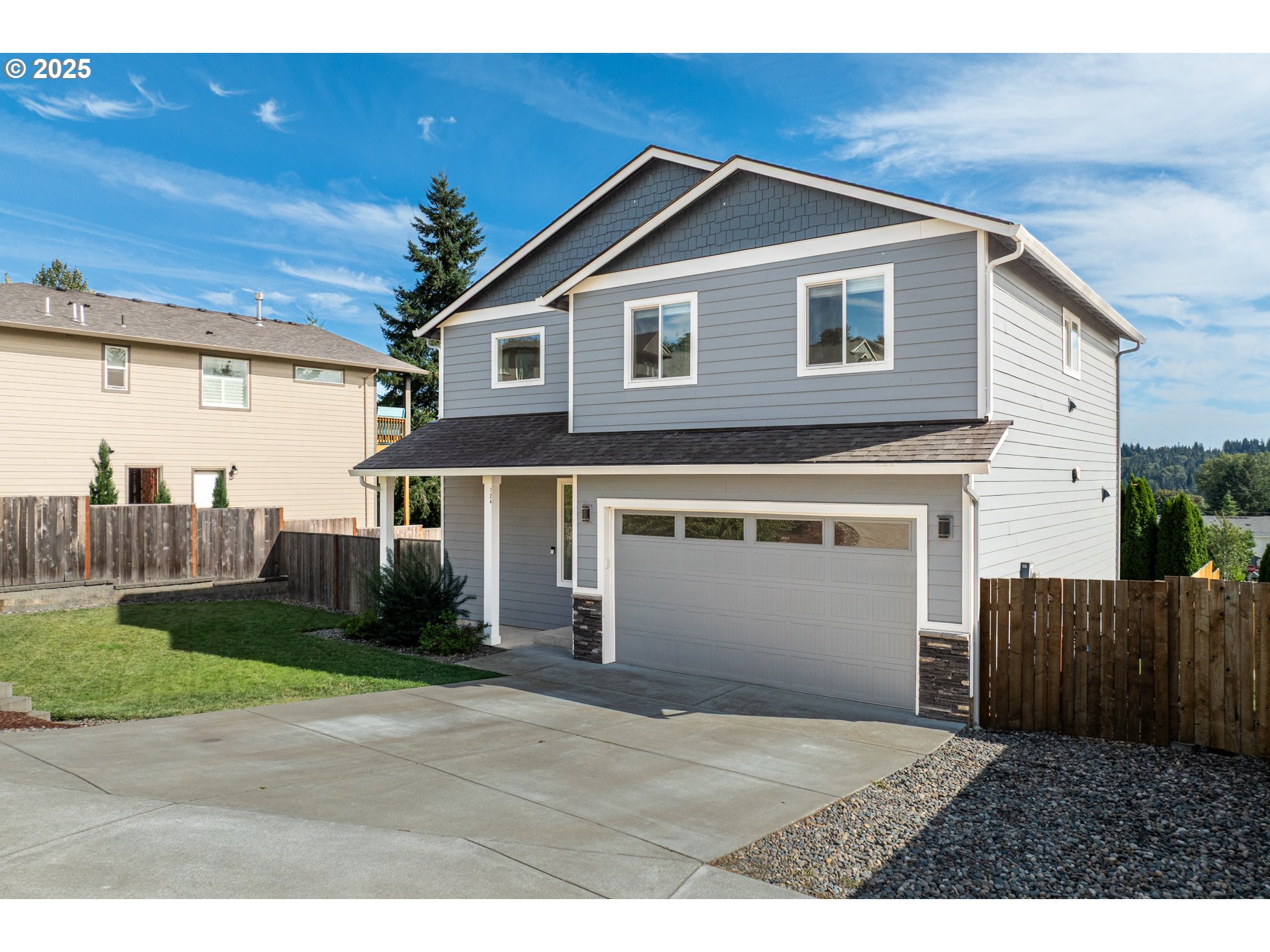 124 West 12th Way La Center, WA 98629 - Photo 3 of 35