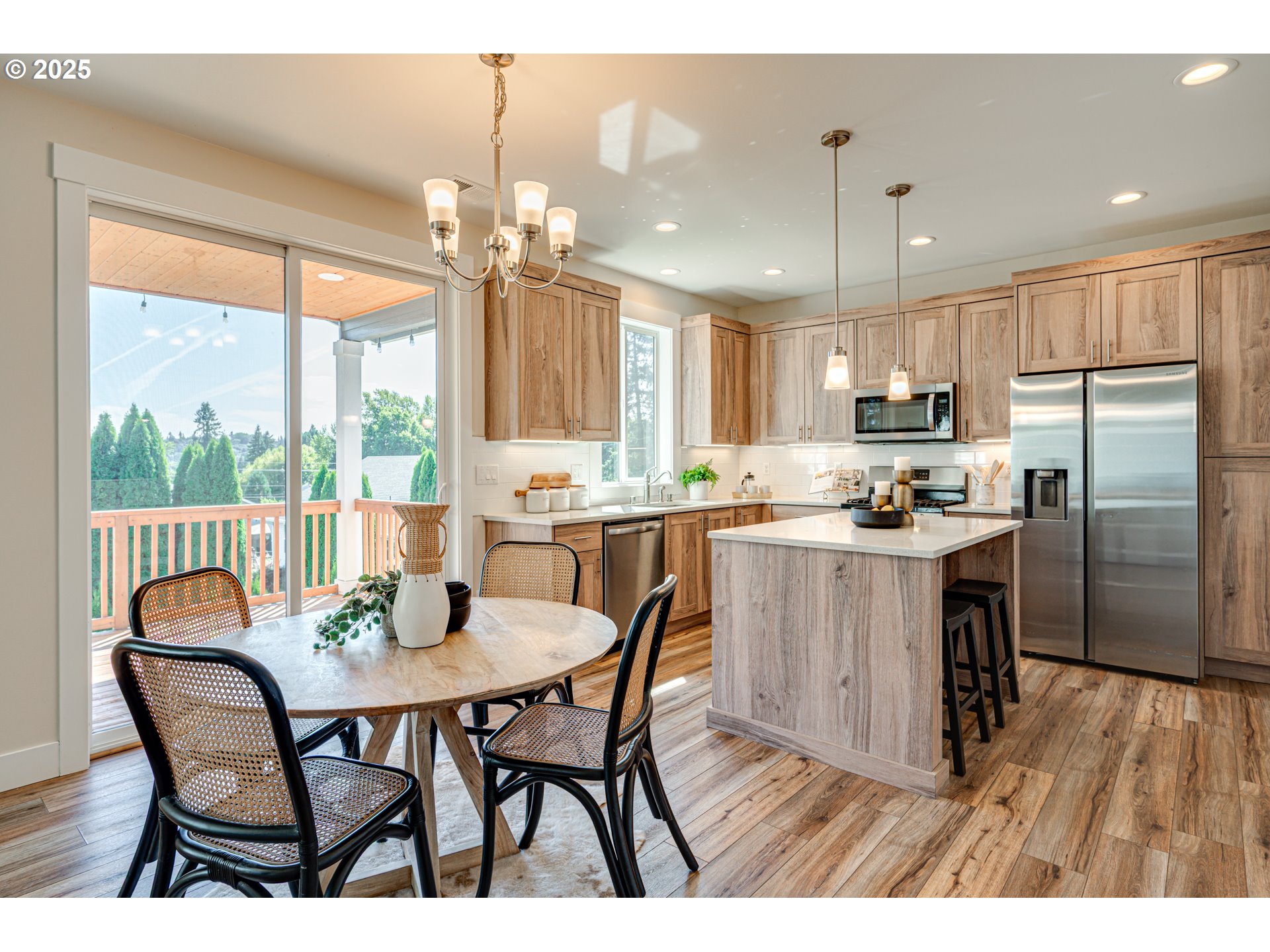 124 West 12th Way La Center, WA 98629 - Photo 10 of 35