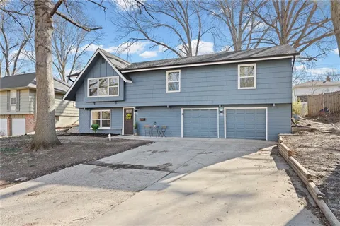 $299,900 | 7325 Hardy Avenue, Raytown, MO 64133