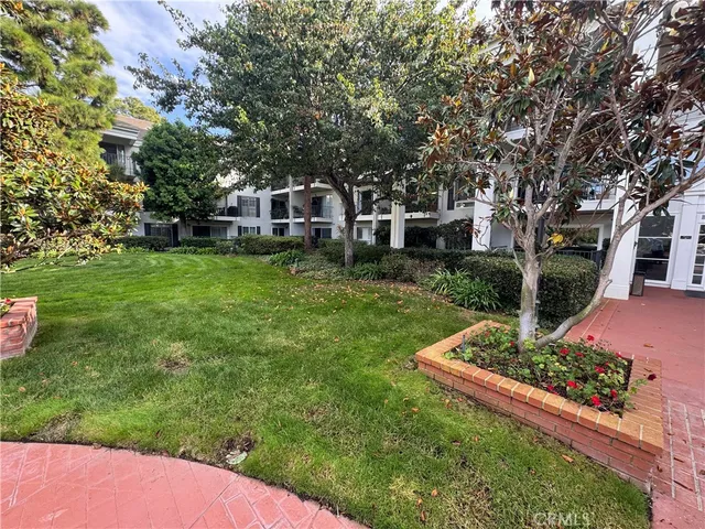 $649,000 | 101 Scholz Plaza, Unit 123, Newport Beach, CA 92663