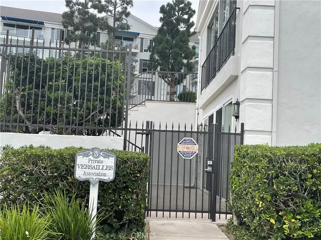 a sign that is on the side of the road