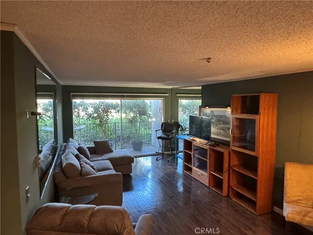 $689,000 | 101 Scholz Plaza, Unit 123, Newport Beach, CA 92663