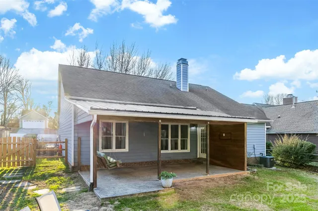 $350,000 | 11001 Gladewater Drive, Matthews, NC 28105