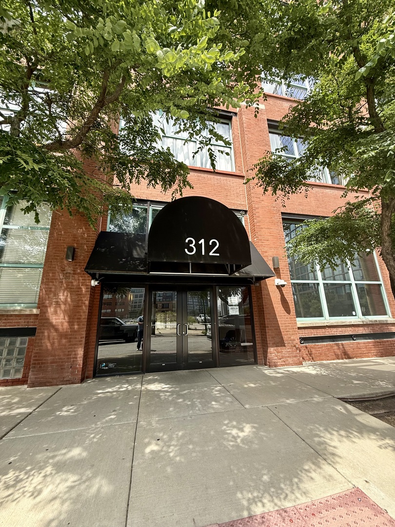 312 North May Street, Unit 4H Chicago, IL 60607 - Photo 1 of 22