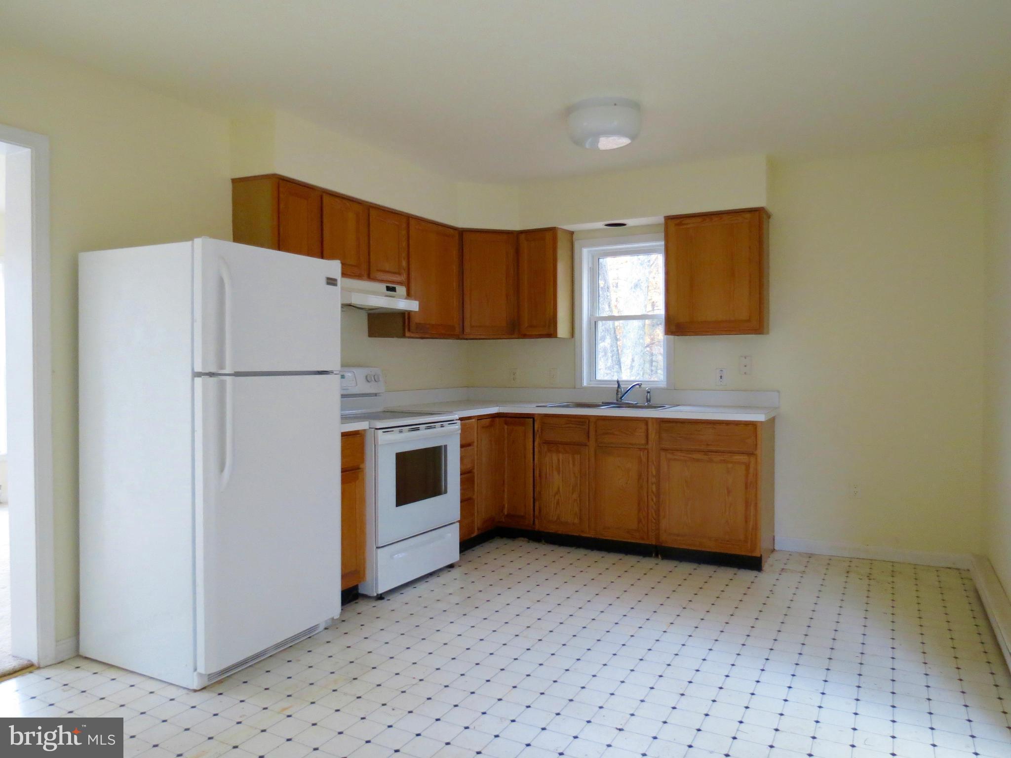 14176 Hume Road Hume, VA 22639 - Photo 10 of 12 Kitchen