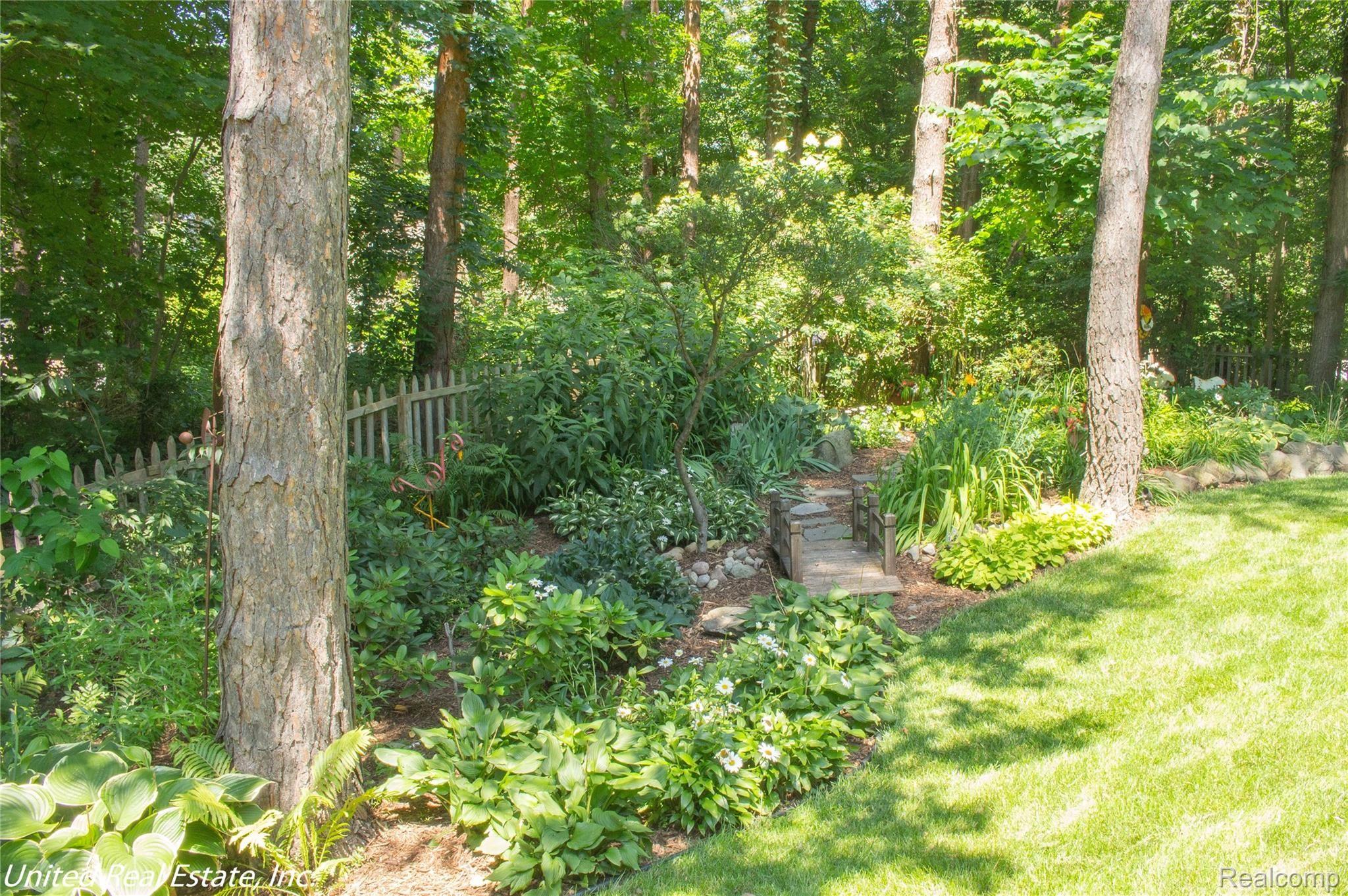 5484 Clarkston Road Clarkston, MI 48348 - Photo 6 of 52 Clarkston Road -115.jpg