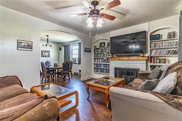 $165,000 | 401 East Jackson Street, Windsor, MO 65360