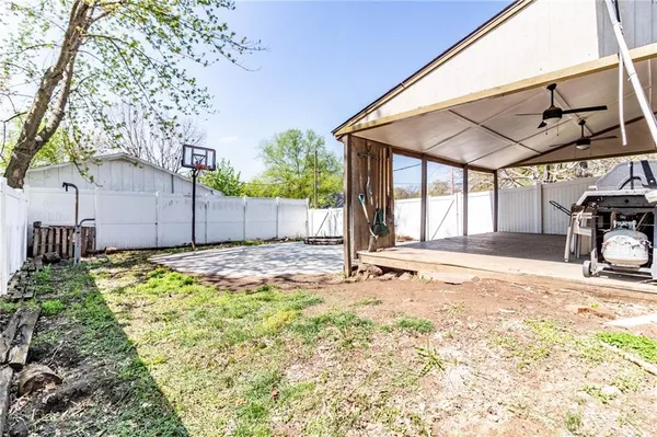 $165,000 | 401 East Jackson Street, Windsor, MO 65360