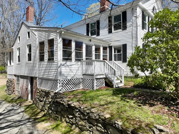 $495,000 | 11 Whittemore Road, Sturbridge, MA 01566