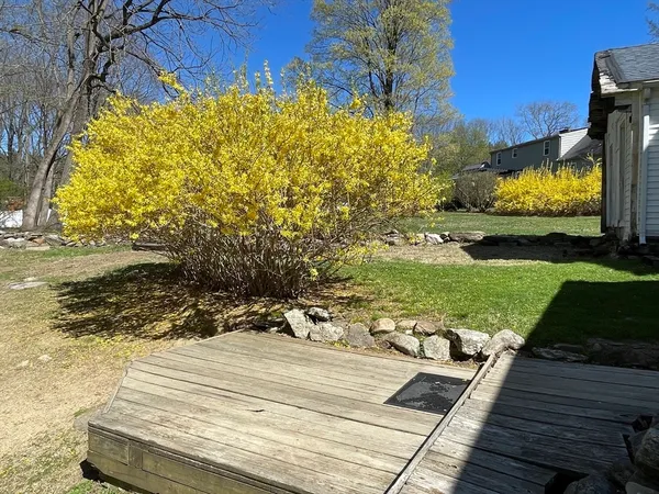 $495,000 | 11 Whittemore Road, Sturbridge, MA 01566