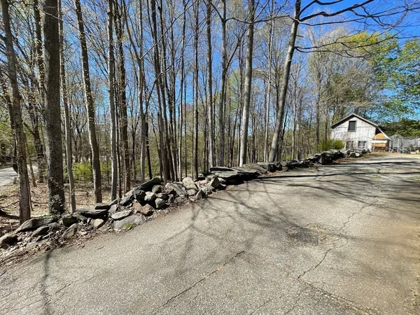 $495,000 | 11 Whittemore Road, Sturbridge, MA 01566