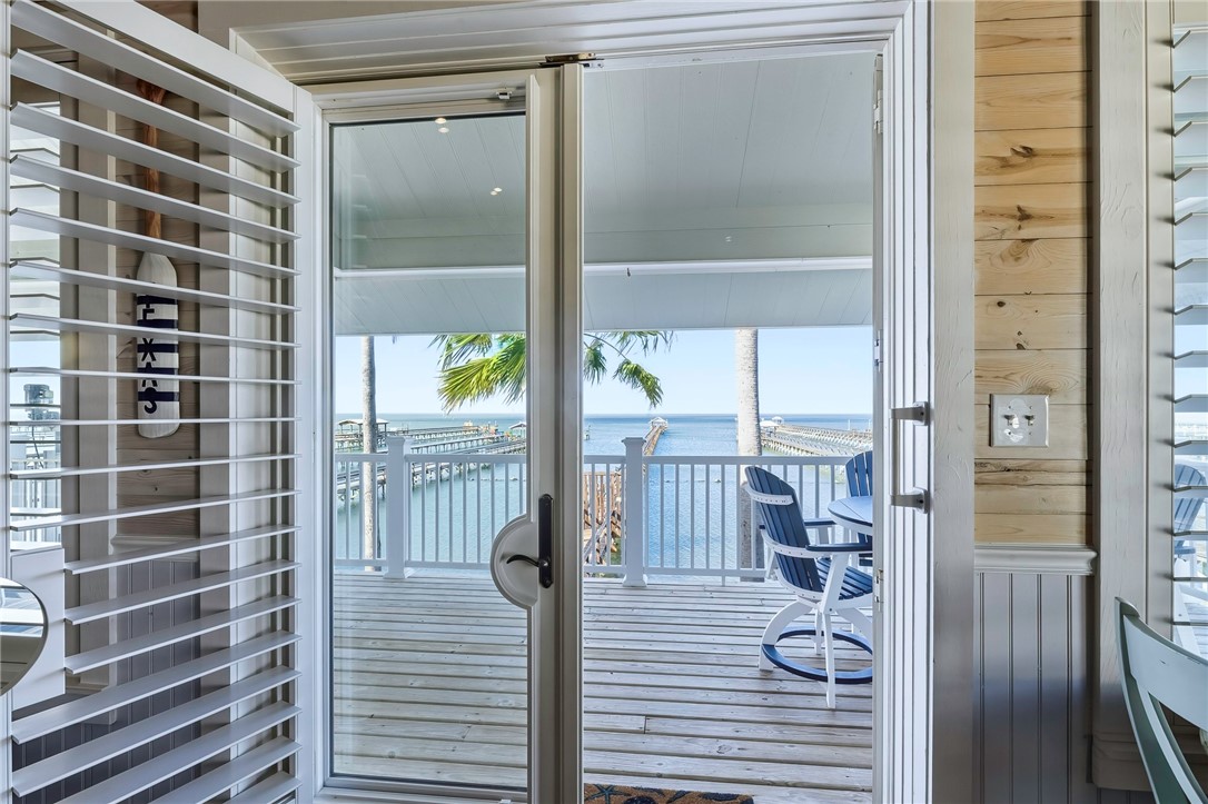 70 Copano Ridge Road Rockport, TX 78382 - Photo 4 of 40 a view of a balcony