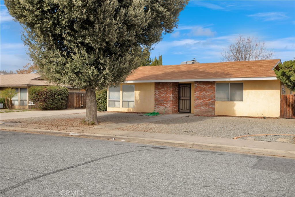 794 Evergreen Street Hemet, CA 92543 - Photo 3 of 9