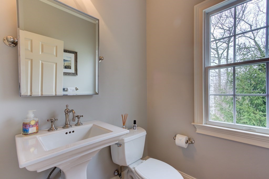 11 Overlook Road Hopkinton, MA 01748 - Photo 10 of 42 Gallery Image 10