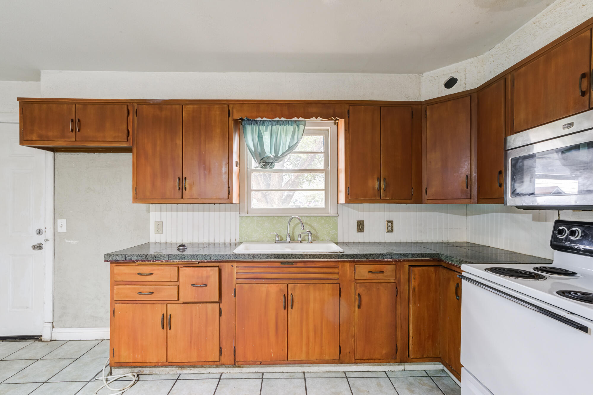 2605 40th Street Lubbock, TX 79413 - Photo 9 of 28 DSC08559_60_61_62_63