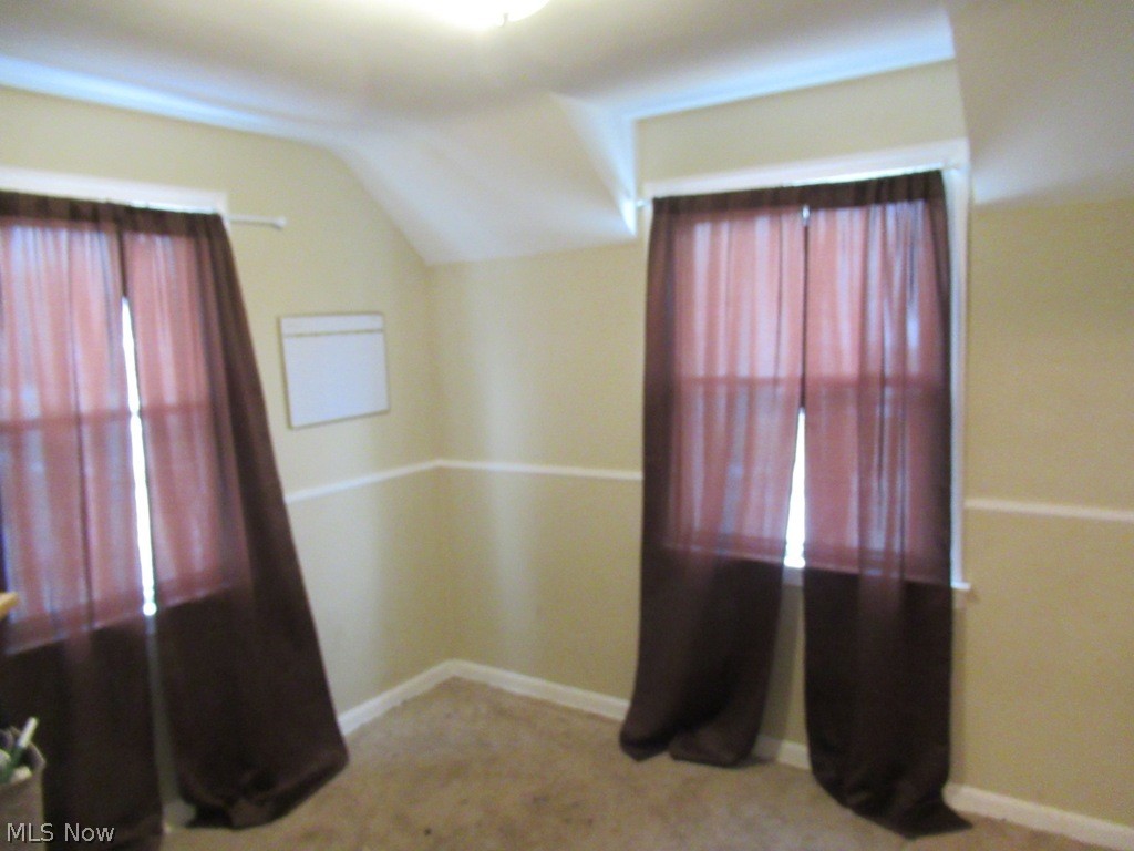 1121 Winston Road Cleveland, OH 44121 - Photo 2 of 7