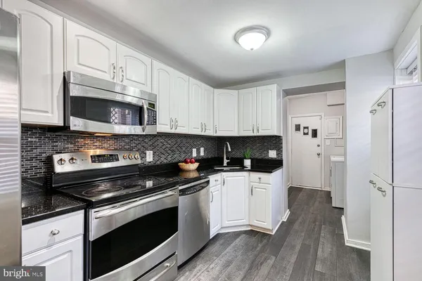 $3,200 | 106 South Castle Street, Baltimore, MD 21231