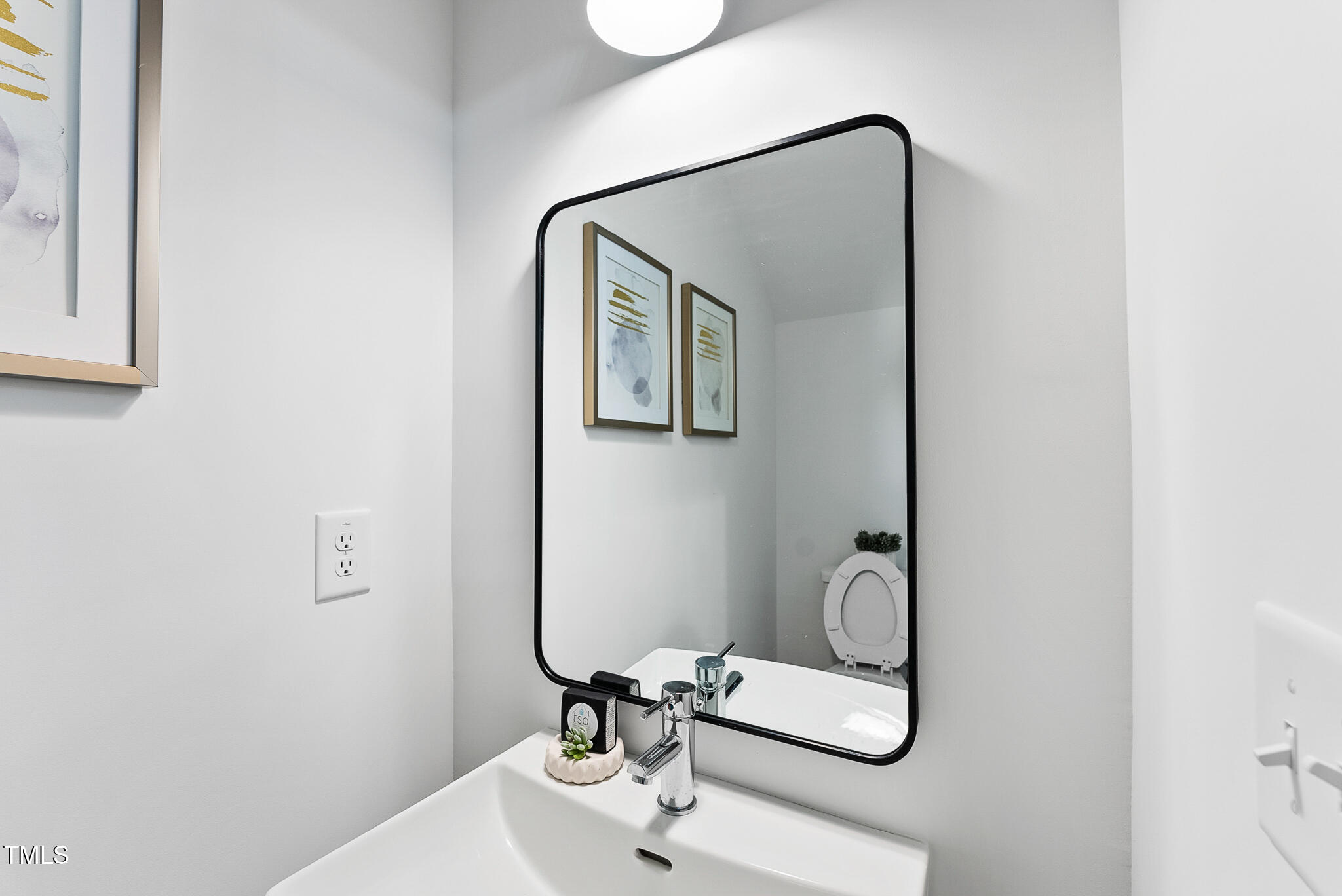 4810 Gossamer Lane, Unit 105 Raleigh, NC 27616 - Photo 21 of 42 a bathroom with shower