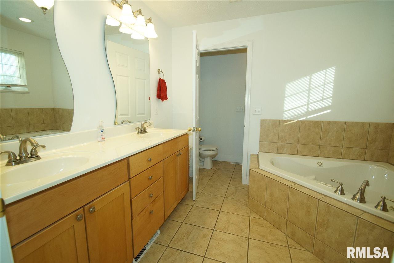 110 Logan Road Marquette Heights, IL 61554 - Photo 12 of 23 Gallery Image 12