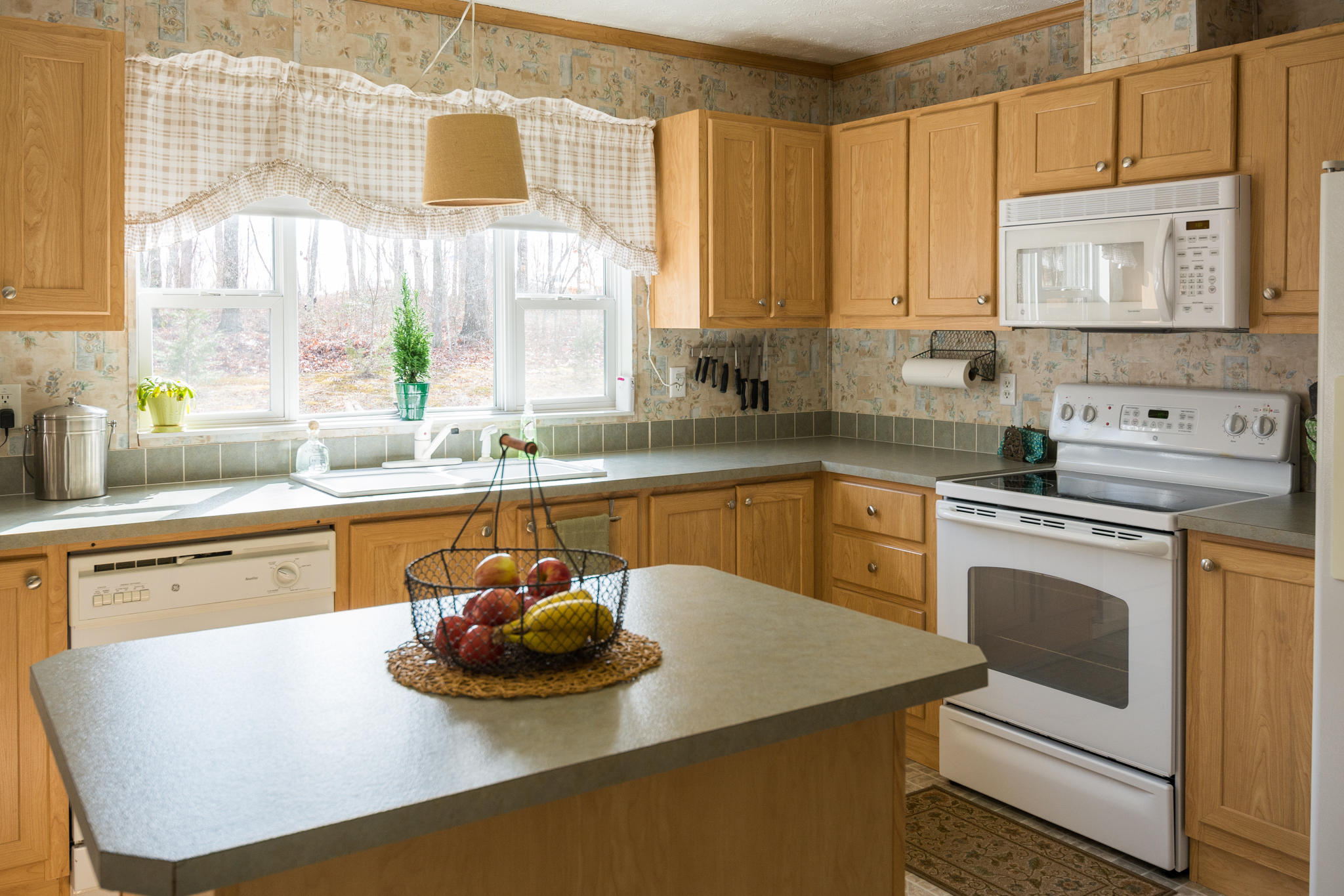 1701 Whiteoak Swamps Road Dunlap, TN 37327 - Photo 8 of 38 Kitchen Island