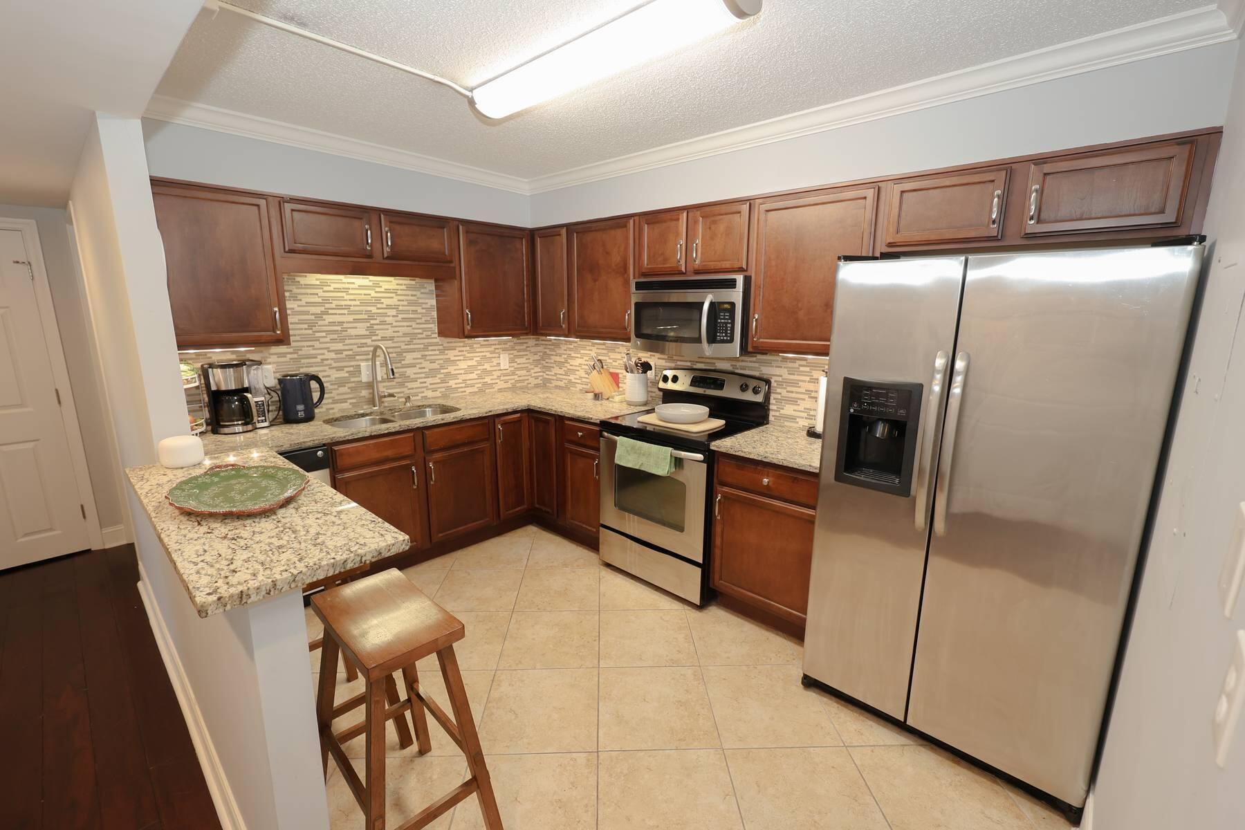 1131 Stringers Ridge Road, Unit 6B Chattanooga, TN 37405 - Photo 8 of 37 Photo 03 11 2025 01 31 44 85