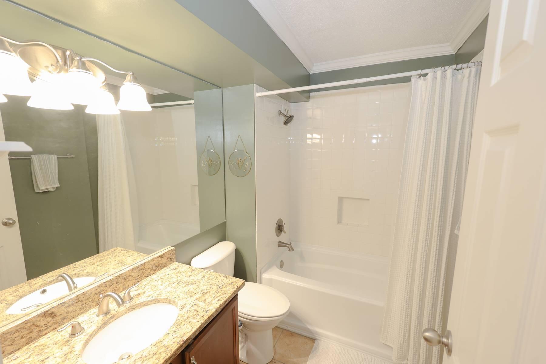 1131 Stringers Ridge Road, Unit 6B Chattanooga, TN 37405 - Photo 10 of 37 Photo 03 11 2025 01 33 39 40
