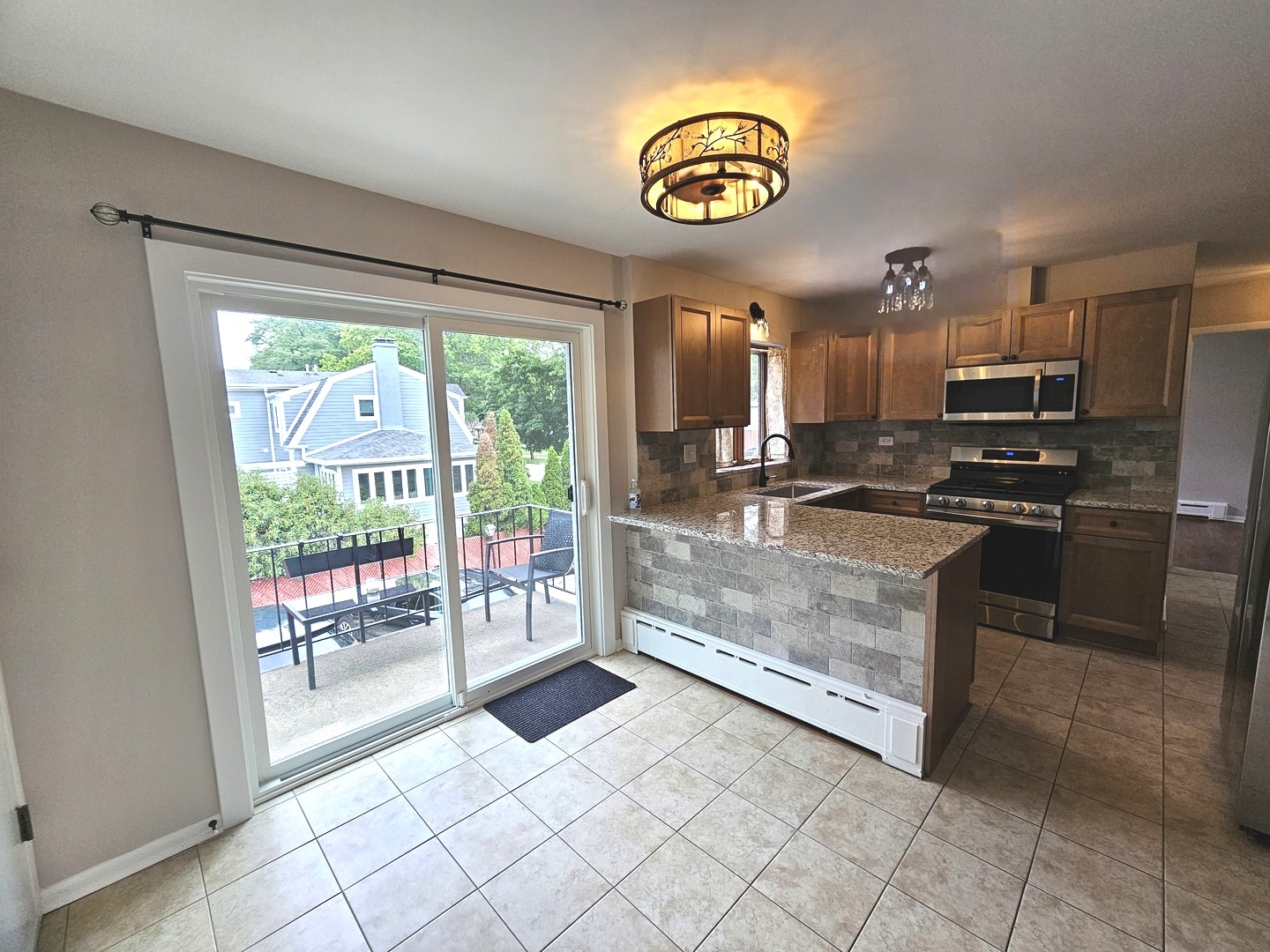 2 North Broadway Avenue, Unit 2E Park Ridge, IL 60068 - Photo 3 of 16 Gallery Image 3