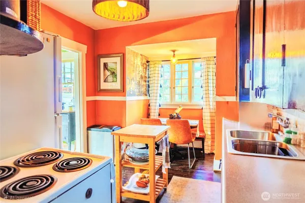 $339,000 | 1108 South 43rd Street, Tacoma, WA 98418