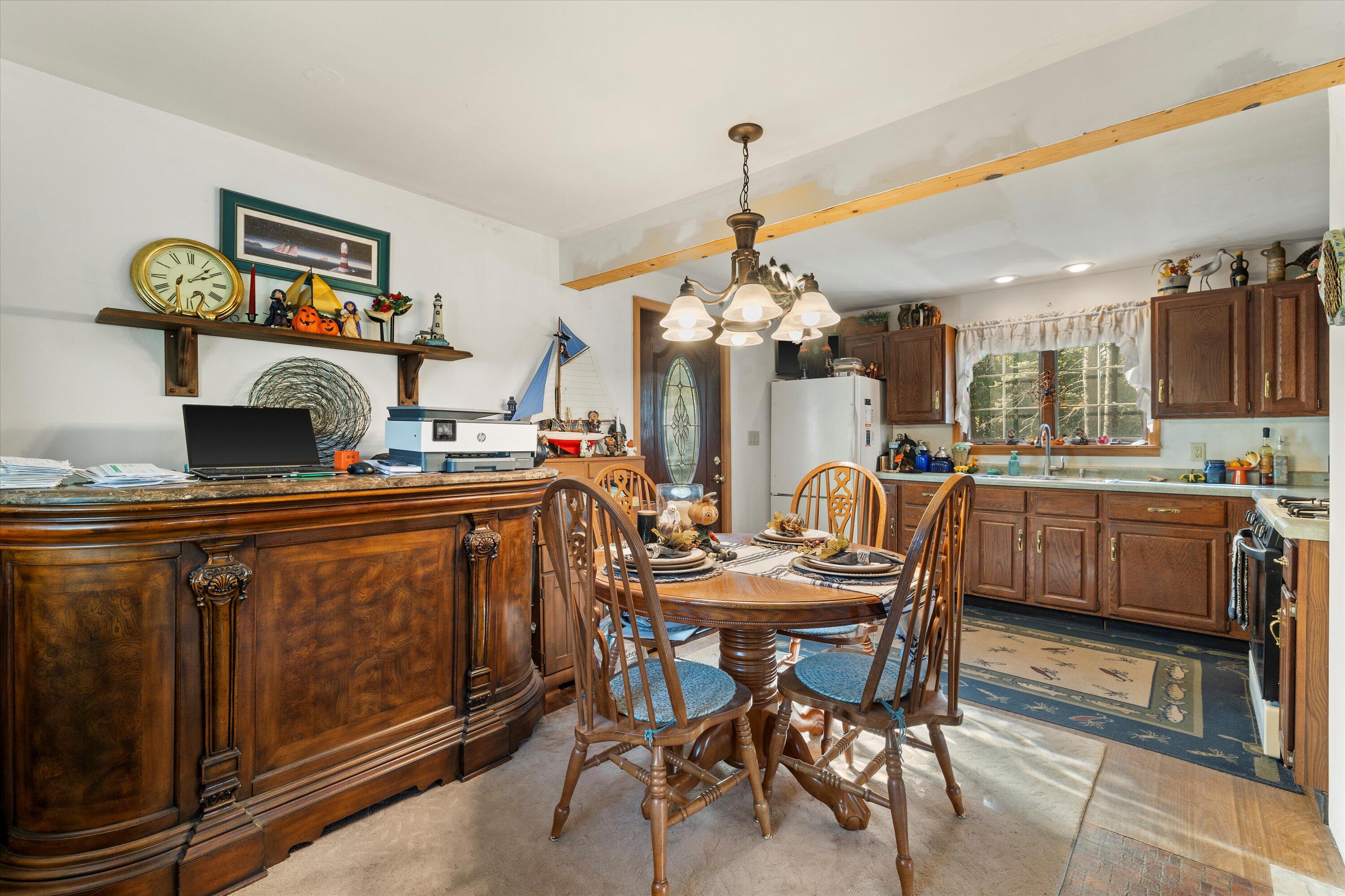 N53-w34956 Rd B Oconomowoc, WI 53069 - Photo 22 of 42 Dining room