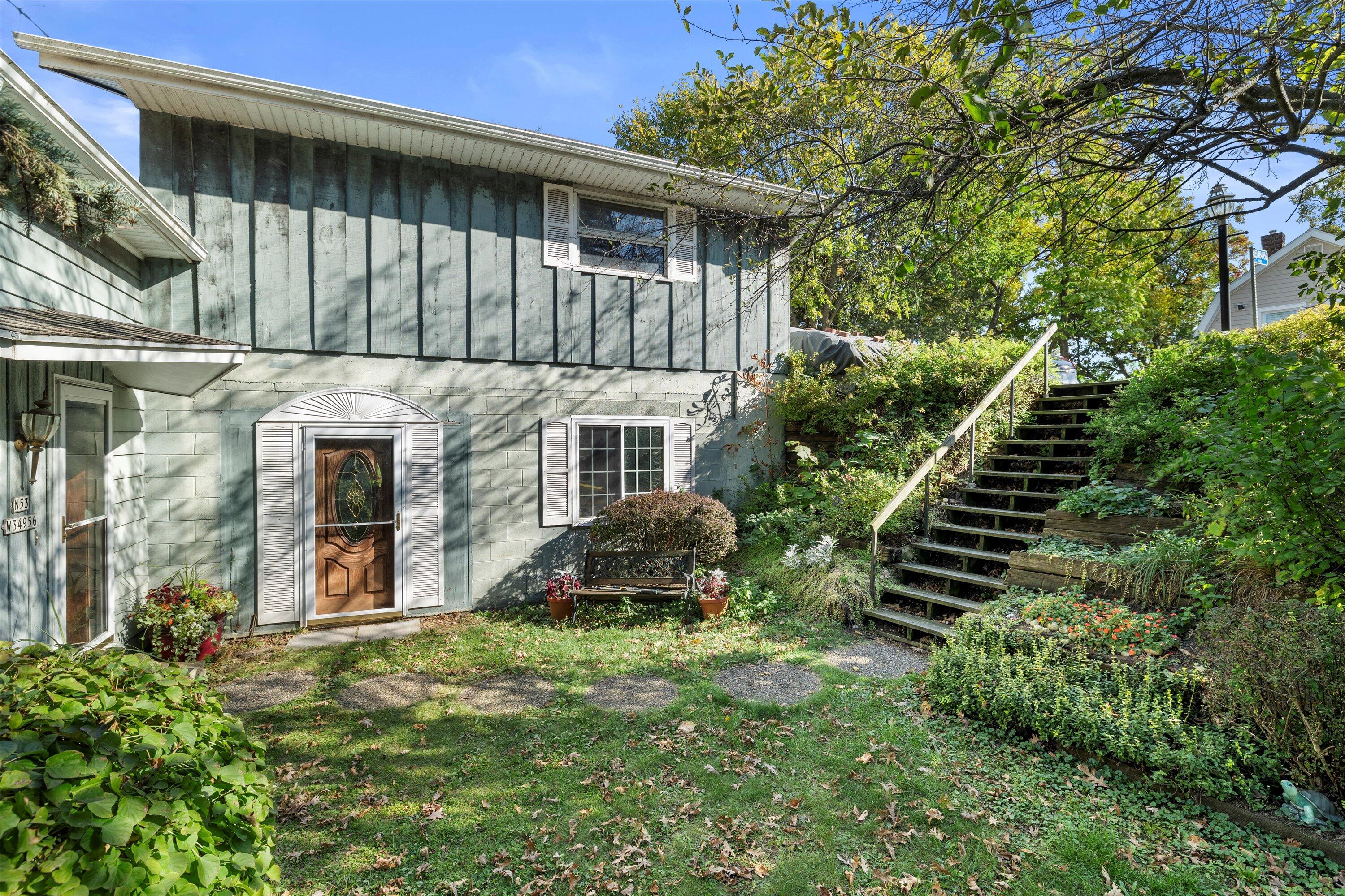 N53-w34956 Rd B Oconomowoc, WI 53069 - Photo 35 of 42 large garage