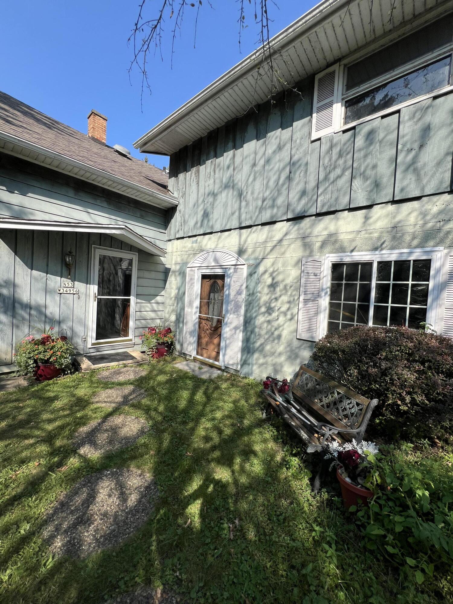 N53-w34956 Rd B Oconomowoc, WI 53069 - Photo 6 of 42 entrance