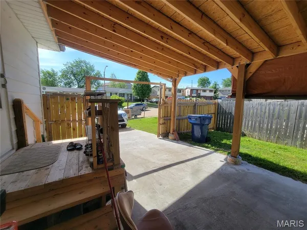 $169,900 | 8111 Southpark Court, St. Louis, MO 63125